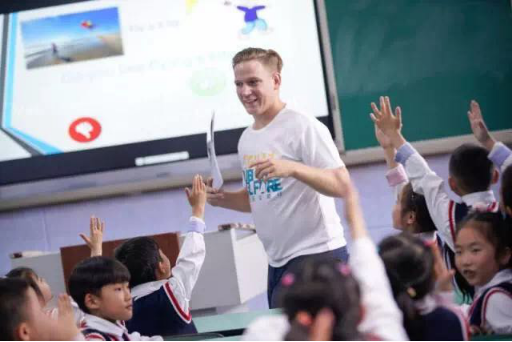 雅居樂樂活公益行，為孩子帶回一個更大的世界